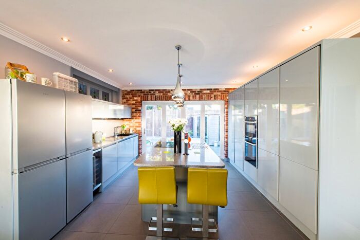 5 Bedroom Detached House For Sale In Belgrave Road, Leigh-On-Sea, SS9