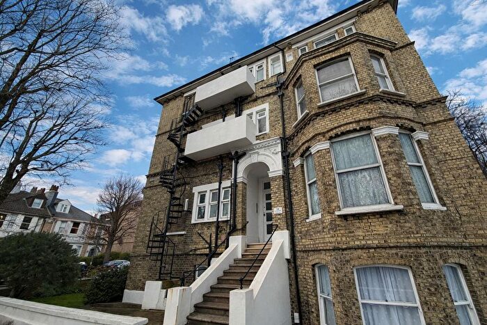 Studio To Rent In Denmark Villas, Hove, BN3