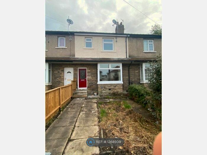 3 Bedroom Terraced House To Rent In Henley Avenue, Bradford, BD5