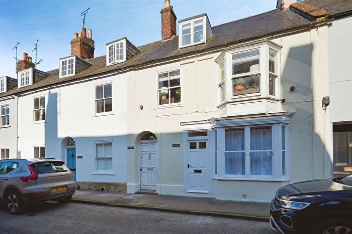 2 Bedroom Flat For Sale In Long Street, Sherborne, DT9