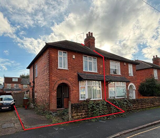 4 Bedroom Semi Detached House For Sale In Highfield Road, Dunkirk, Nottingham, NG7