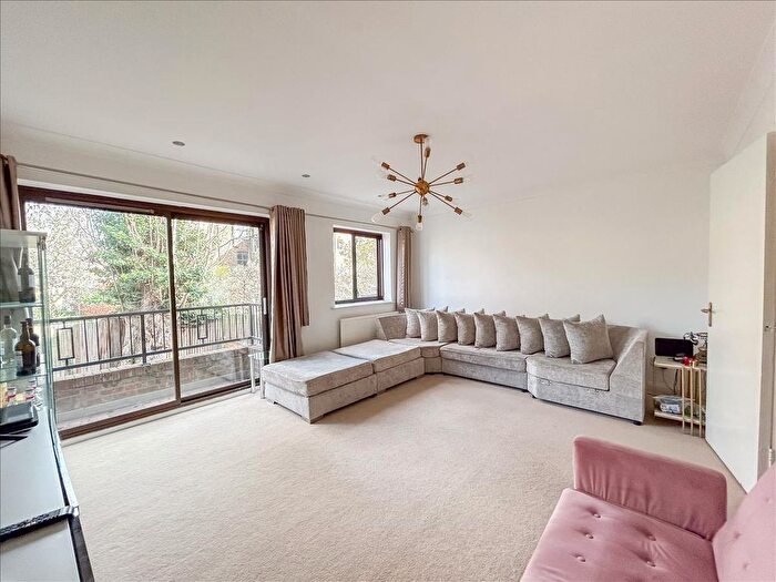 4 Bedroom Terraced House To Rent In St. Helens Gardens, London, W10