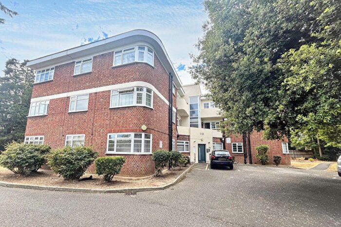 2 Bedroom Flat For Sale In Benhill Wood Road, Sutton, SM1