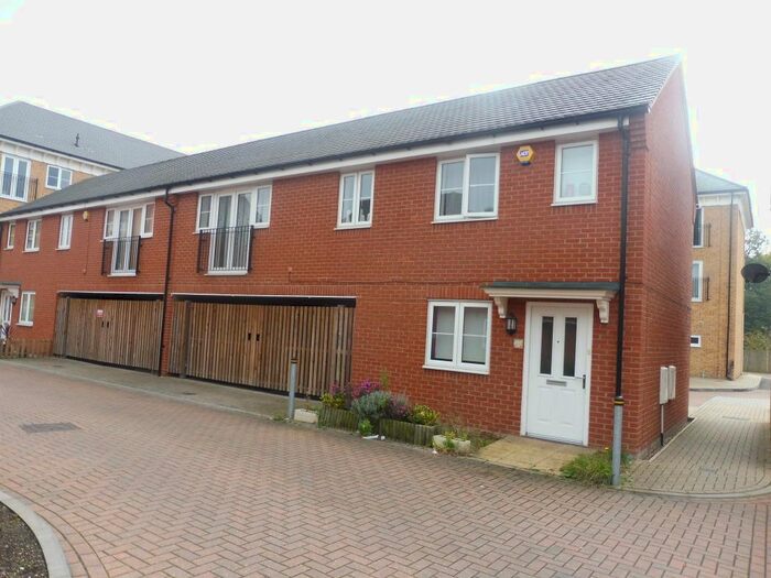 3 Bedroom Semi-Detached House To Rent In Baxter Road, Watford WD24