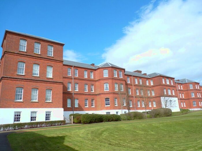 2 Bedroom Flat To Rent In Boundary Walk, Knowle, Fareham PO17