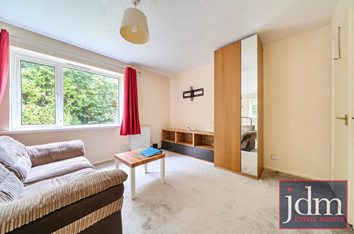 1 Bedroom Apartment To Rent In York Rise, Orpington, BR6