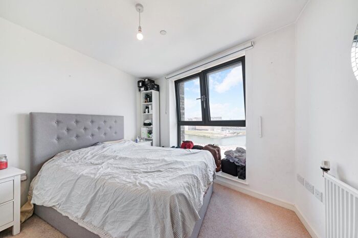 1 Bedroom Flat For Sale In Kingfisher Heights, London, E16