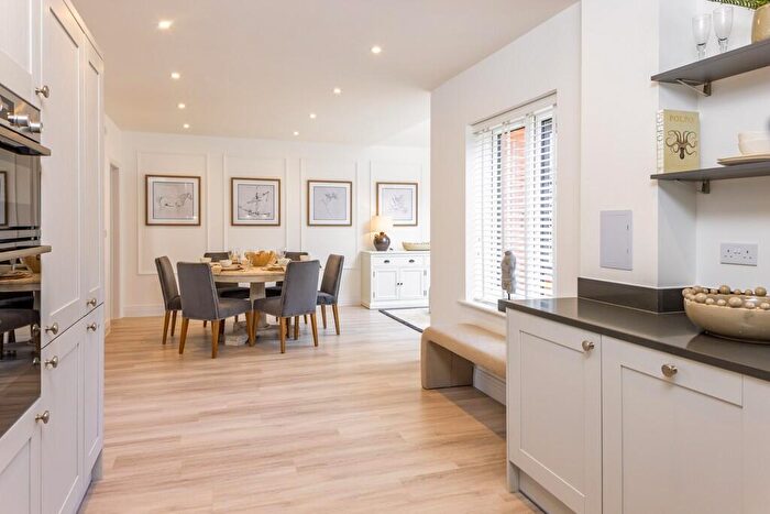 4 Bedroom Detached House For Sale In Wheldon Lane, Crowthorne, RG40