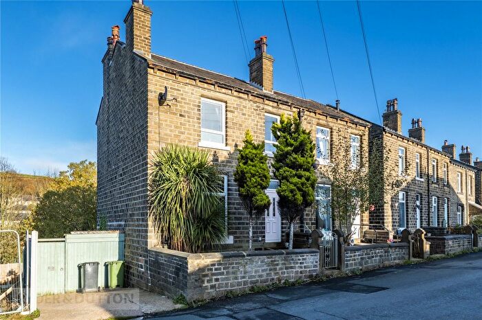 3 Bedroom Semi Detached House For Sale In Stoney Lane, Longwood, Huddersfield, West Yorkshire, HD3