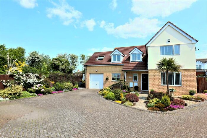 4 Bedroom Detached House For Sale In Fonmon Road, Rhoose, Vale Of Glamorgam, CF62