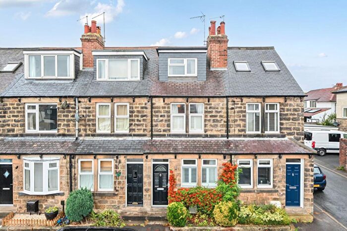 3 Bedroom Terraced House For Sale In Wharfedale Avenue, Harrogate, HG2