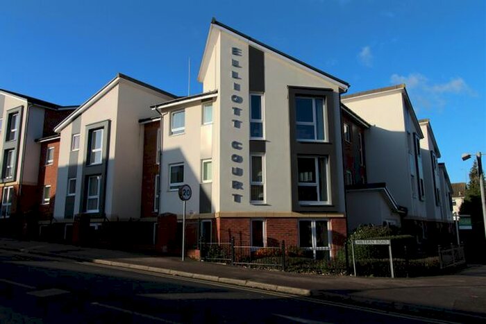 1 Bedroom Flat To Rent In Elliott Court, High Street North, Dunstable LU6