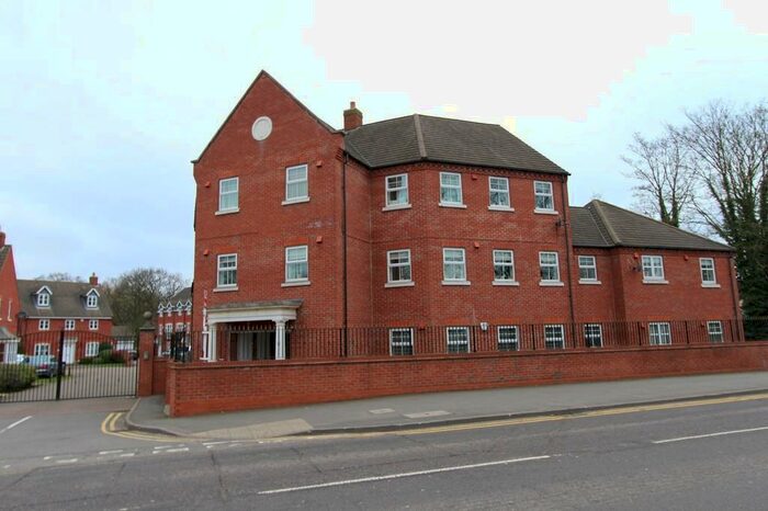 2 Bedroom Flat To Rent In Paddock Close, Wilnecote, B77