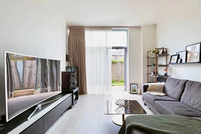 1 Bedroom Flat To Rent In Highbury Stadium Sqaure, London, N5