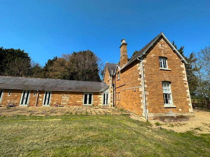 2 Bedroom Detached House To Rent In Harston Road, Denton, NG32