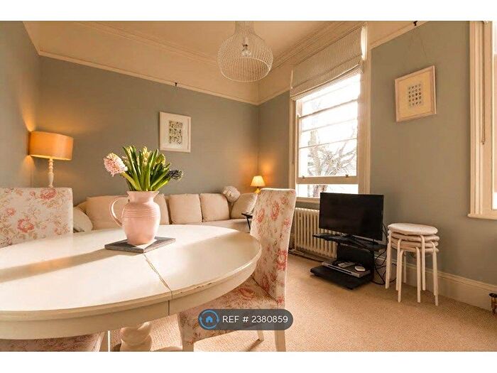 2 Bedroom Flat To Rent In Sydenham Road North, Cheltenham, GL52