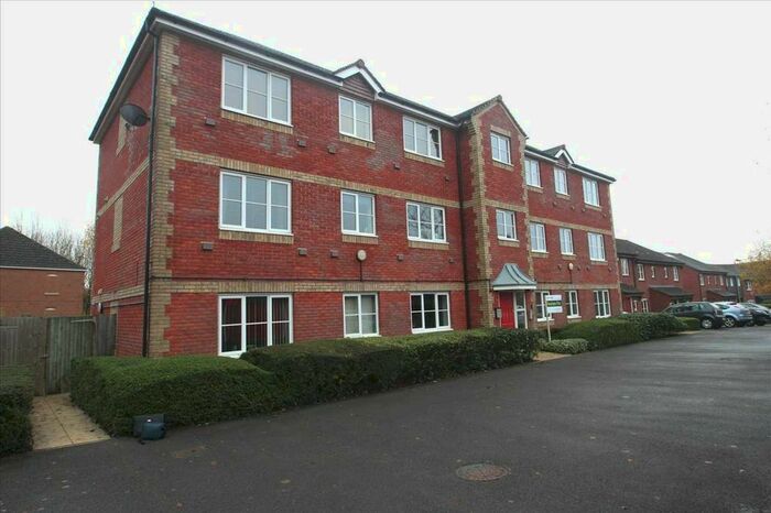 2 Bedroom Flat To Rent In Beggarwood, Basingstoke, Hampshire, RG22