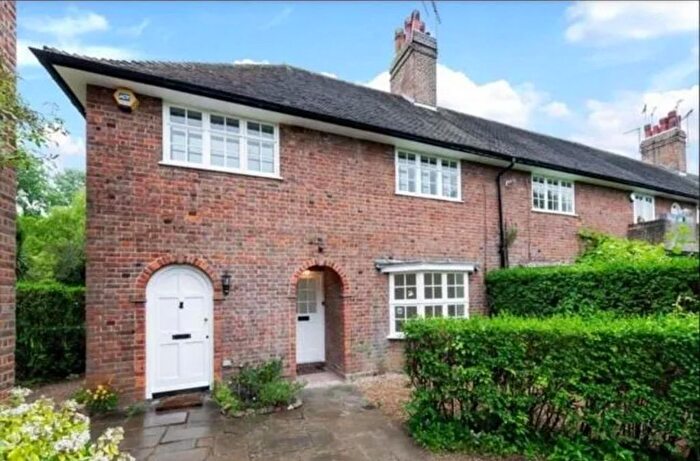 Property To Rent In Hampstead Garden Suburb, London, NW11
