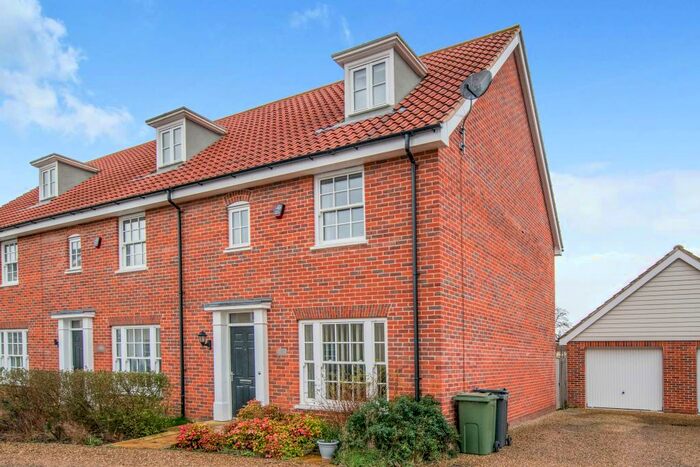 3 Bedroom End Of Terrace House To Rent In Avocet Rise, Sprowston, Norwich, NR7