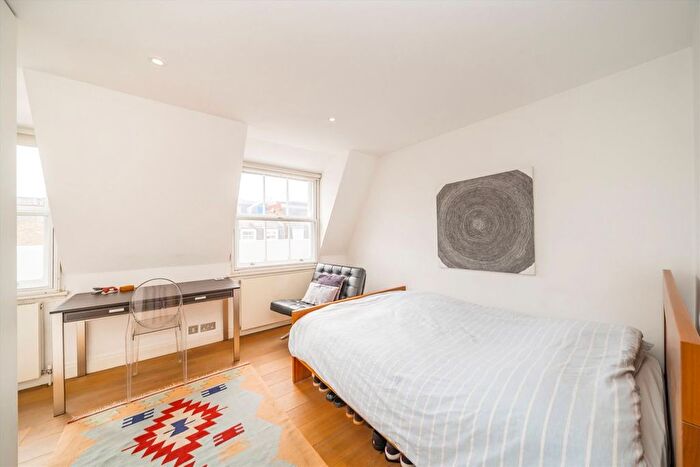 4 Bedroom Property For Sale In Sydney Street, Chelsea, SW3