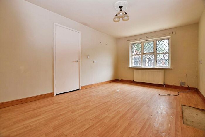 1 Bedroom Bungalow For Sale In Brixham Court, Hull, HU3