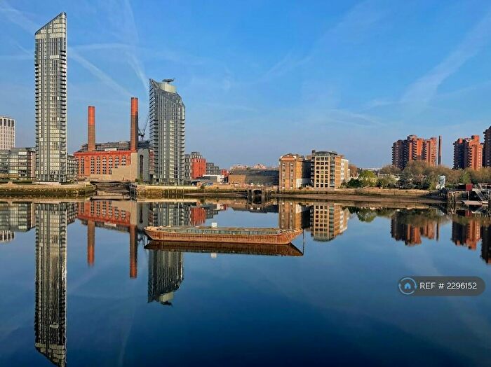 3 Bedroom Flat To Rent In Whistlers Avenue, London, SW11