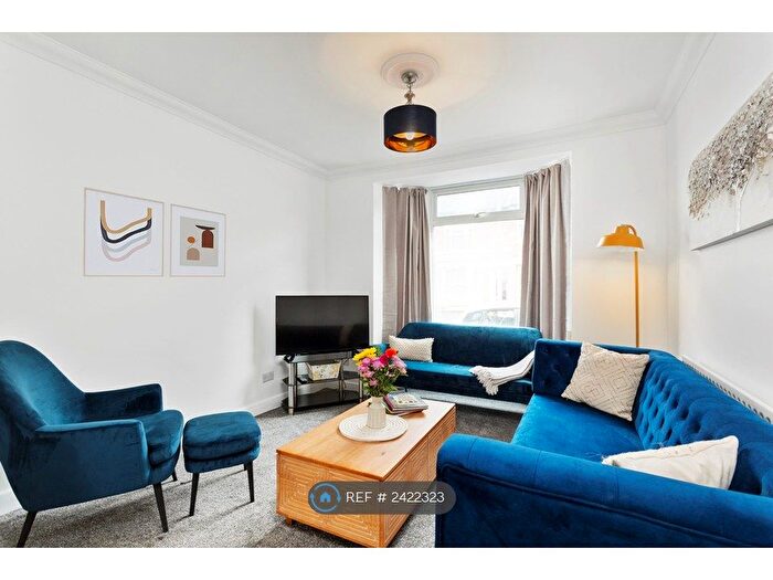 3 Bedroom Terraced House To Rent In Salisbury Street, Kettering, NN16