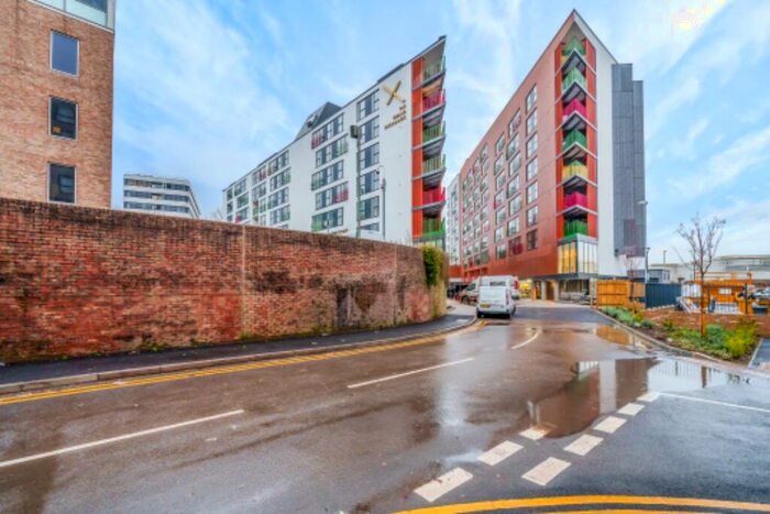 1 Bedroom Apartment To Rent In Market Street, Bracknell, Berkshire, RG12