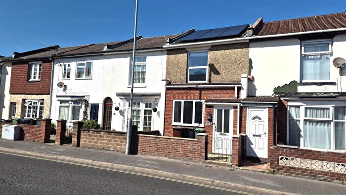 3 Bedroom Terraced House To Rent In New Road, Portsmouth, PO2