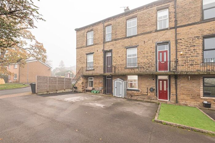 5 Bedroom Terraced House For Sale In Stainland Road, Greetland, Halifax, HX4