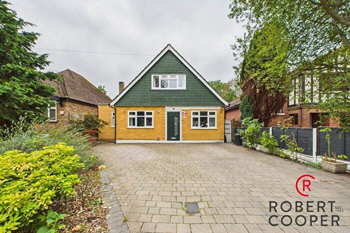 4 Bedroom Detached House For Sale In Cheney Street, Pinner, HA5