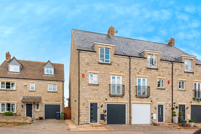 3 Bedroom End Of Terrace House For Sale In Croft Close, Latton, Swindon, SN6