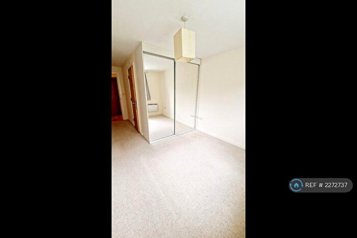 2 Bedroom Flat To Rent In Albert Road, Morley, LS27