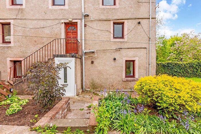 2 Bedroom Flat For Sale In Railway Place, Cupar, KY15