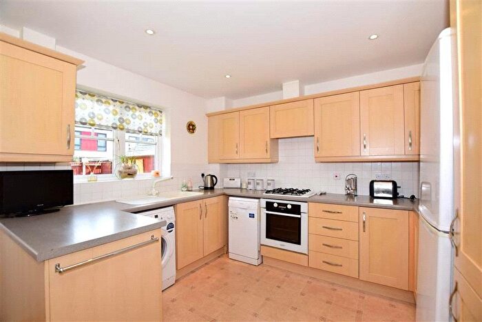 3 Bedroom End Of Terrace House For Sale In Lacock Gardens, Maidstone, Kent, ME15