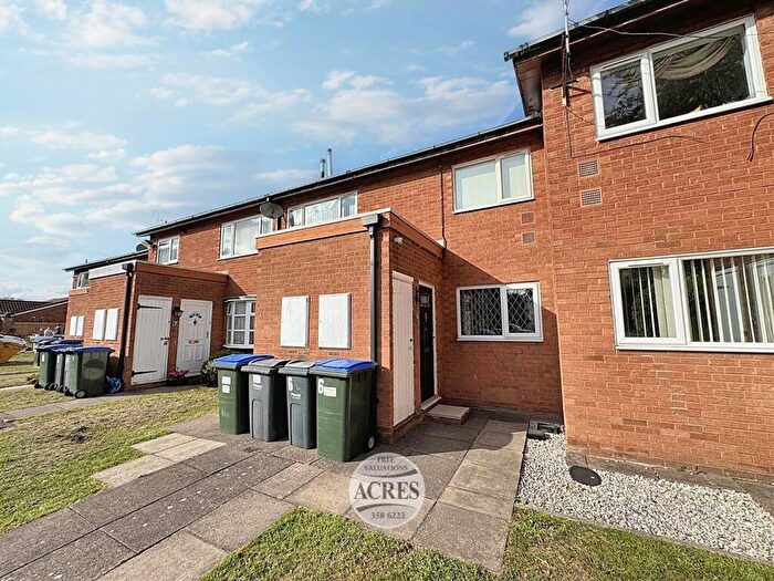2 Bedroom Maisonette For Sale In High Beeches, Great Barr, Birmingham, B43