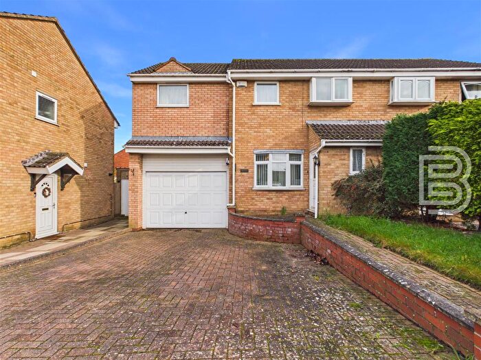 4 Bedroom Semi Detached House For Sale In Bracken Drive, Bilton, Rugby, CV22