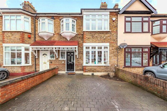 3 Bedroom Terraced House To Rent In Glenwood Drive, Gidea Park, Essex, RM2