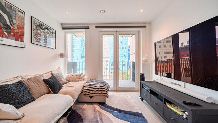 1 Bedroom Flat For Sale In Chiffon Apartments, Cendal Crescent, E1