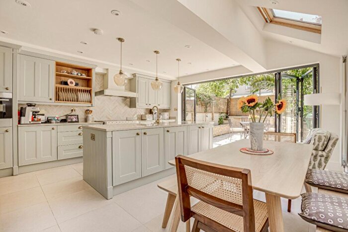 4 Bedroom Terraced House To Rent In Longbeach Road, Clapham Common, SW11