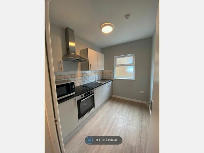 Studio To Rent In Elm Road, Wembley, HA9