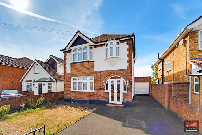 4 Bedroom Detached House For Sale In Stanwell Road, Ashford, TW15