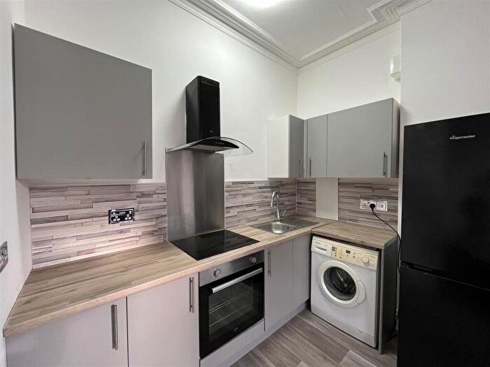 1 Bedroom Flat To Rent In Beaulieu Road, Westbourne, BH4