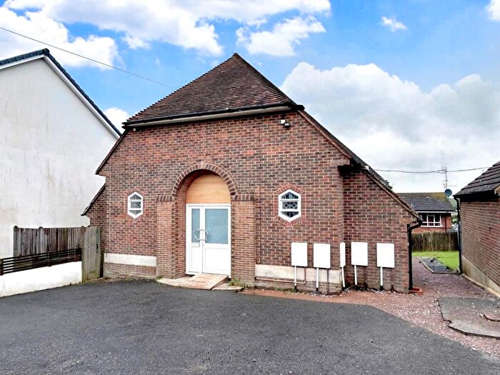 2 Bedroom Flat To Rent In Lyminster Avenue, BN1