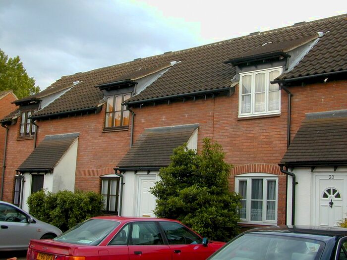 2 Bedroom End Of Terrace House To Rent In Teal Close, London, E16