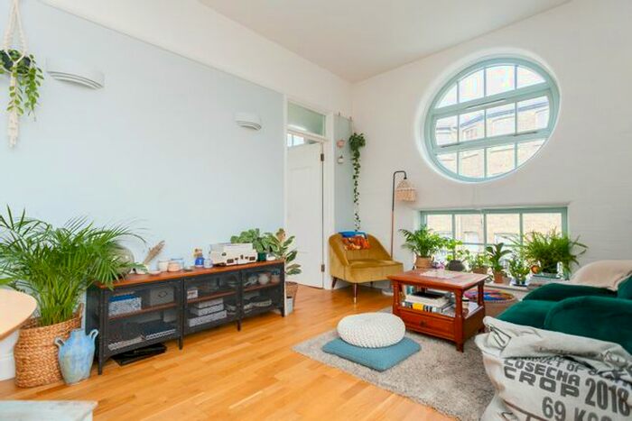 1 Bedroom Flat To Rent In Urswick Road, Homerton, London, E9