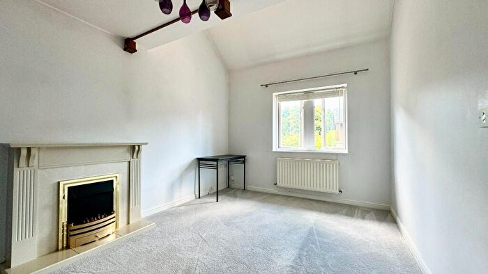 4 Bedroom End Of Terrace House To Rent In Vanbrugh Lane, Bristol, BS16