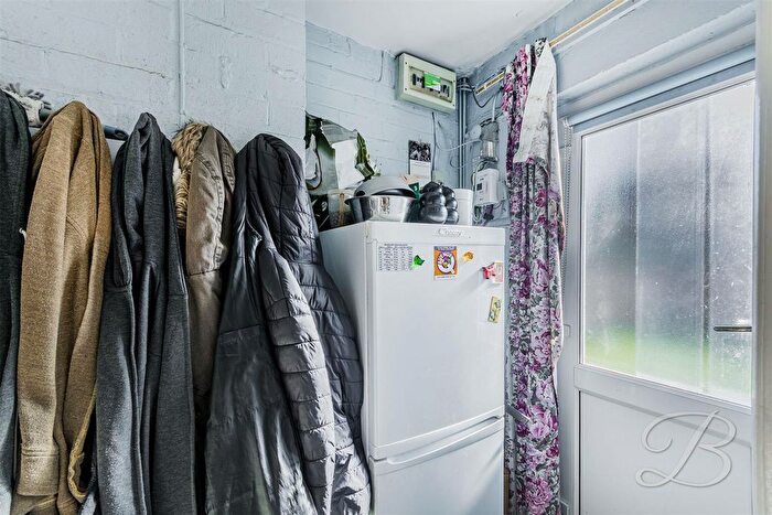 3 Bedroom Terraced House For Sale In Sherwood Street, Warsop, Mansfield, NG20