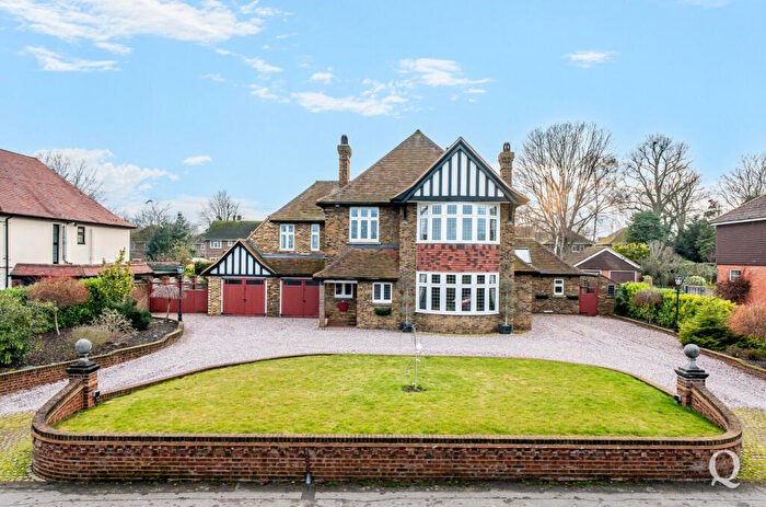 4 Bedroom Detached House For Sale In Gore Court Road, Sittingbourne, Kent, ME10