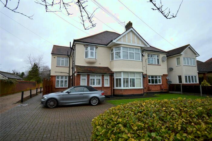 Apartment To Rent In Westmoreland Avenue, Hornchurch, RM11